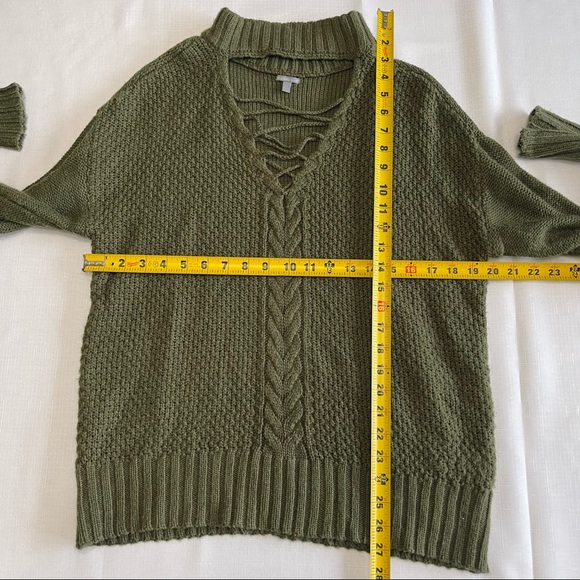 CHARLOTTE RUSSE cut out KNIT cable sweater OPEN V-Neck long sleeves Moss green M - Picture 3 of 6